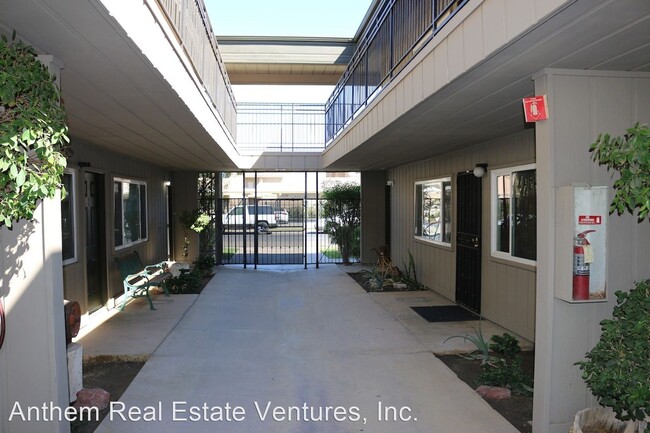 Building Photo - 1507 W Barbara Worth Dr