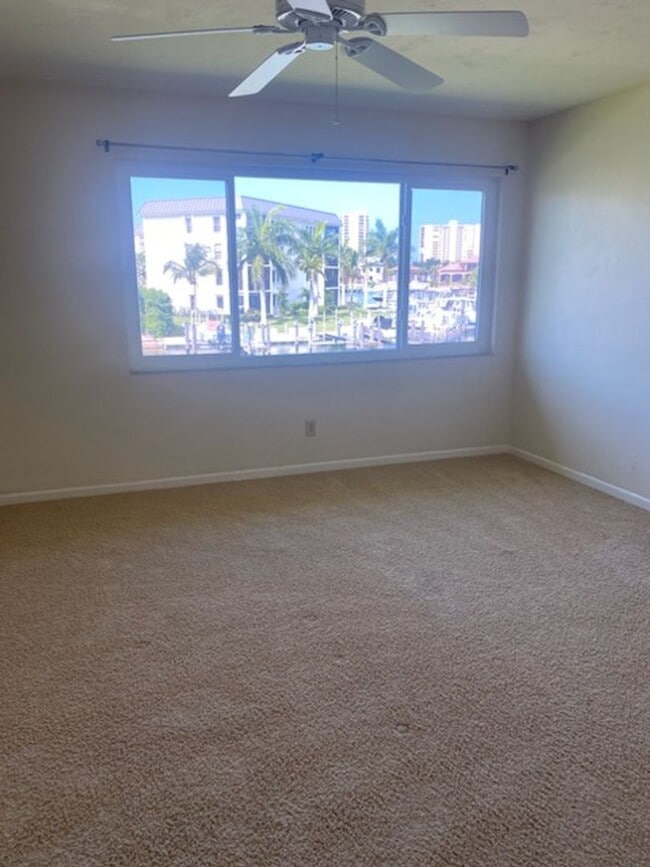 Building Photo - 860 Panama Ct