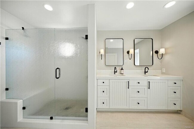 Building Photo - 6312