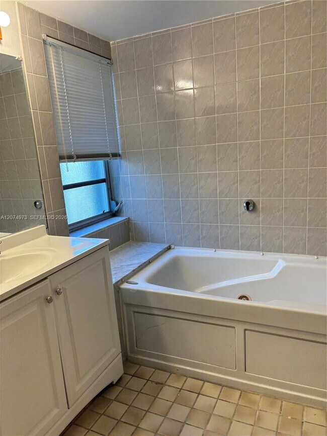 Building Photo - 1668 N Goldeneye Ln