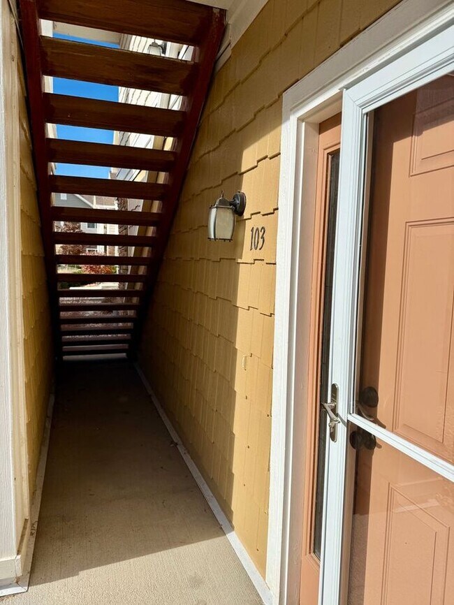 Building Photo - Fantastic 2 Bedroom, 2 Bath Ground Level Condo With Detached Garage in Loveland, Colorado