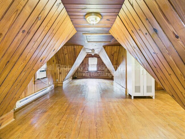 Building Photo - 217 Palen Ave