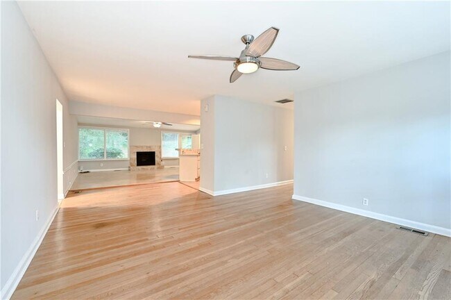 Building Photo - 2454 Drew Valley Rd NE