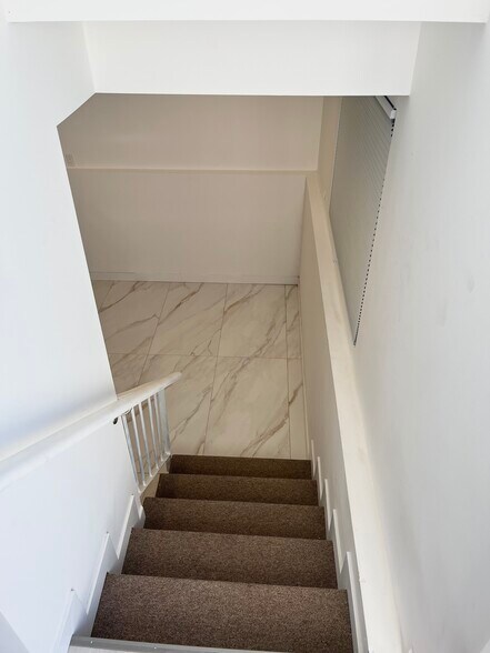 Building Photo - 419 S Clark Dr