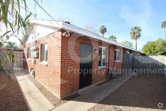 Building Photo - 2309 N Dayton St