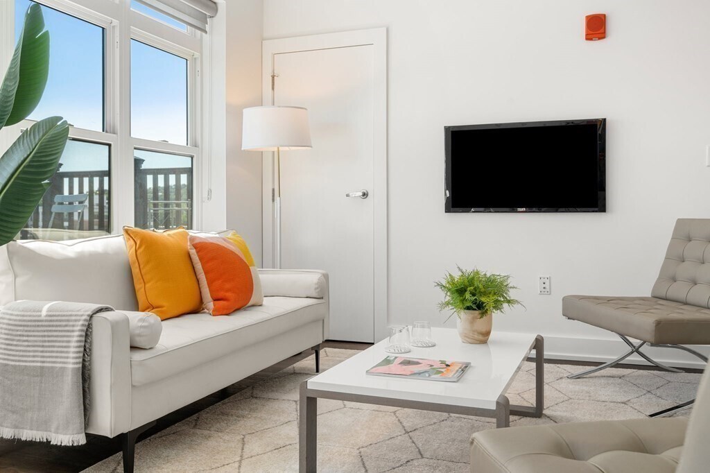 Building Photo - 24 Penniman Rd