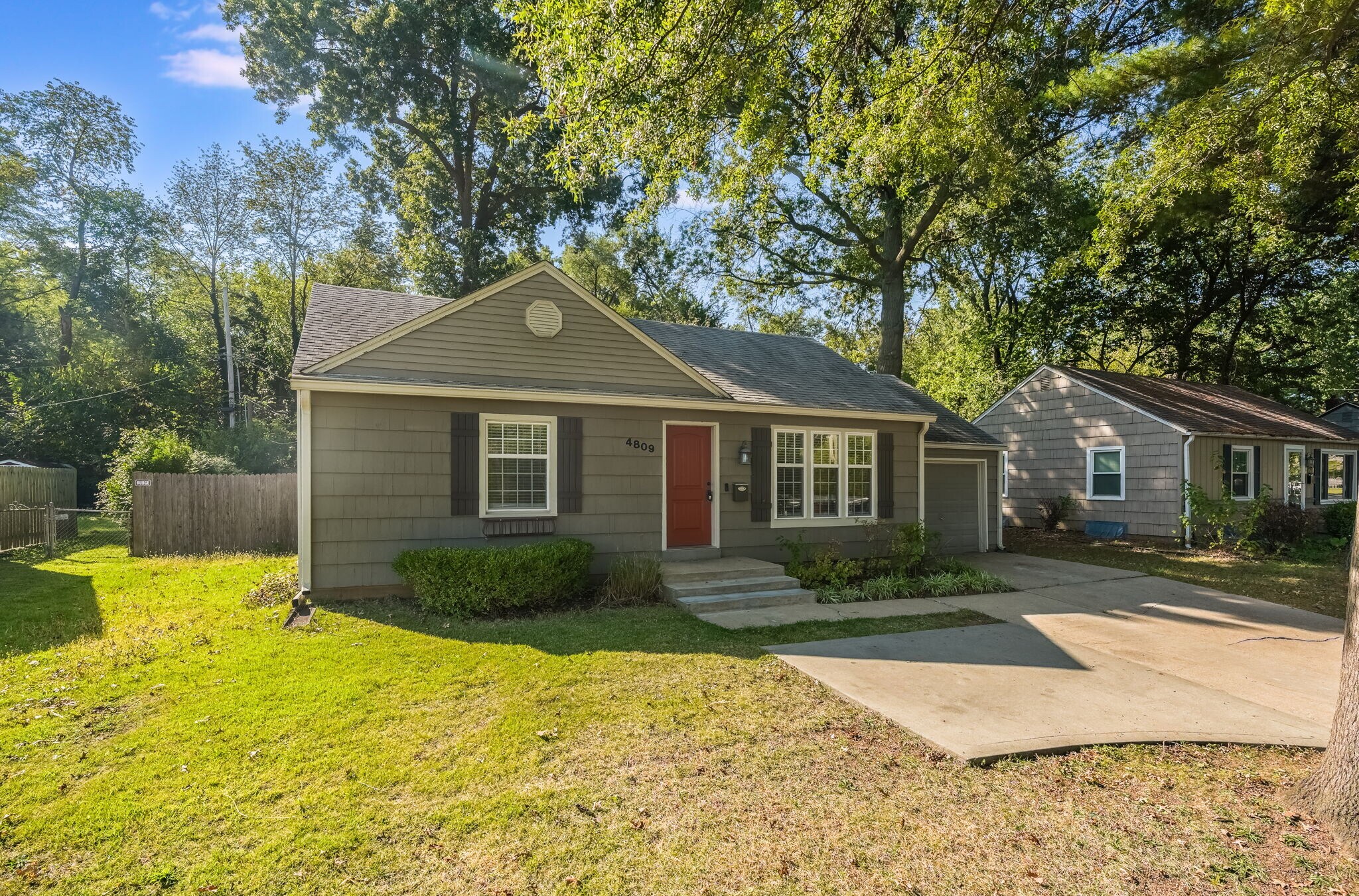 Building Photo - 4809 W 75th St