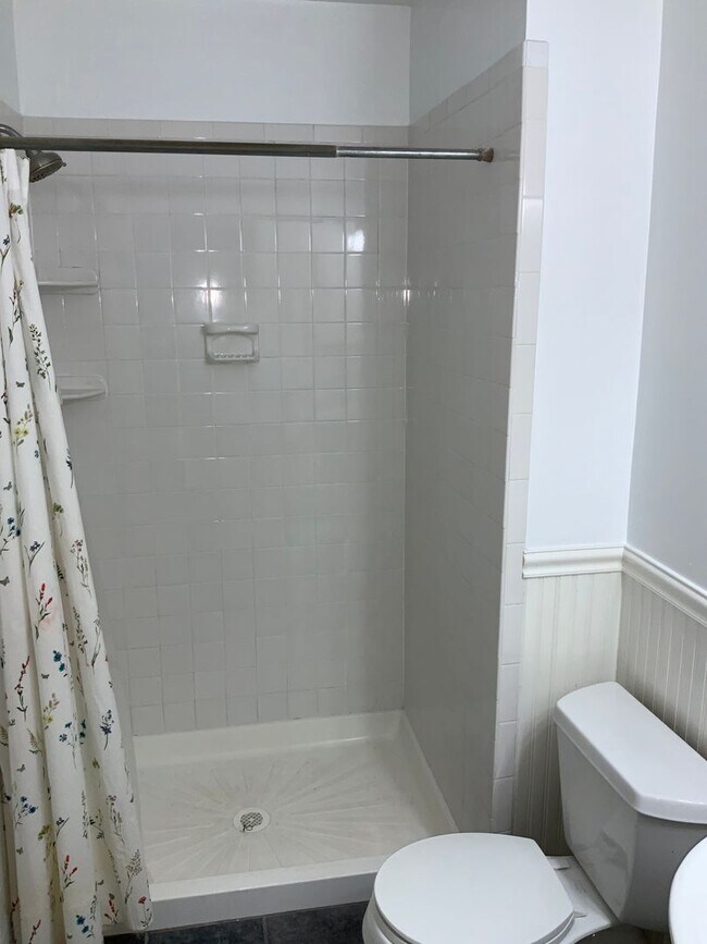 Building Photo - Beautiful 2BR 3.5BA updated town home located in the Saddle Ridge Community