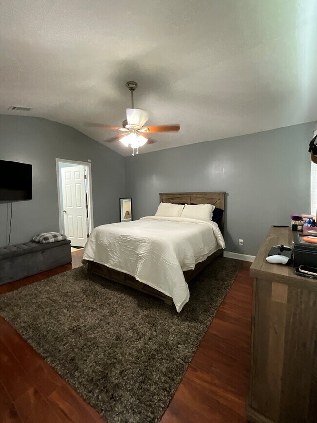 Building Photo - Godley Station Schools