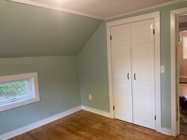 Building Photo - 48 Grove St