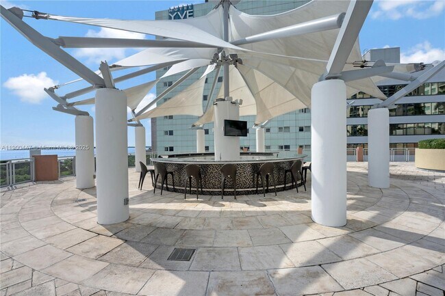 Building Photo - 253 NE 2nd St