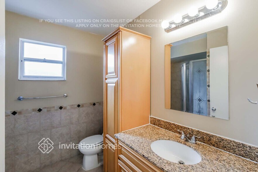 Building Photo - 10111 NW 57th Terrace