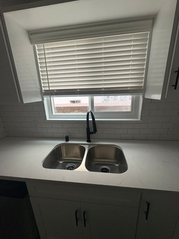 Building Photo - 7254 Hollywood Blvd