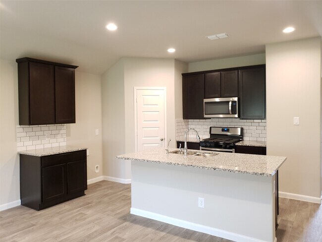 Building Photo - 3642 Park Vista Dr