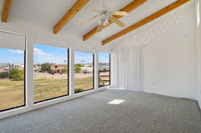 Building Photo - VIEWS ON THE GREEN WITH LARGE LOFT