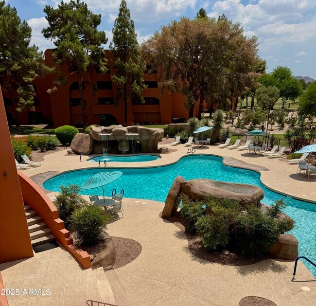 Primary Photo - 4303 E Cactus Rd