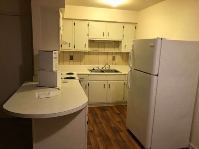 Building Photo - 122 Whisper Way