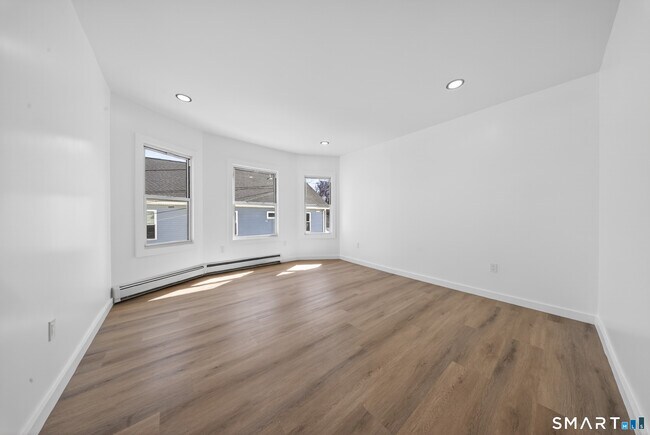 Building Photo - 259 Laurel Ave