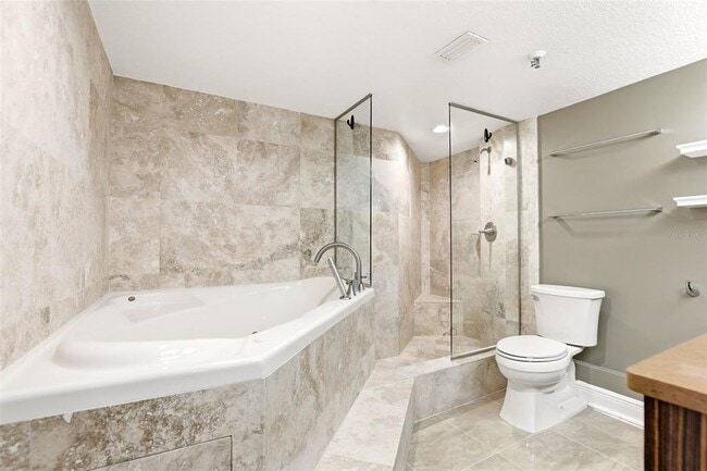 Building Photo - 400 E Colonial Dr