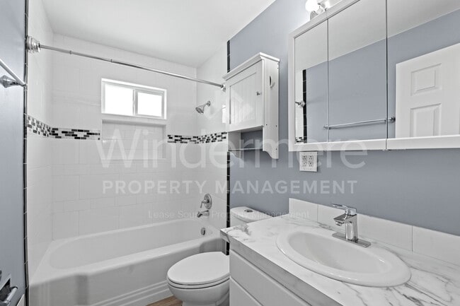 Building Photo - *MOVE IN SPECIAL * 1ST FULL MONTH FREE* Great 3-Bedroom Home IN The Garland District