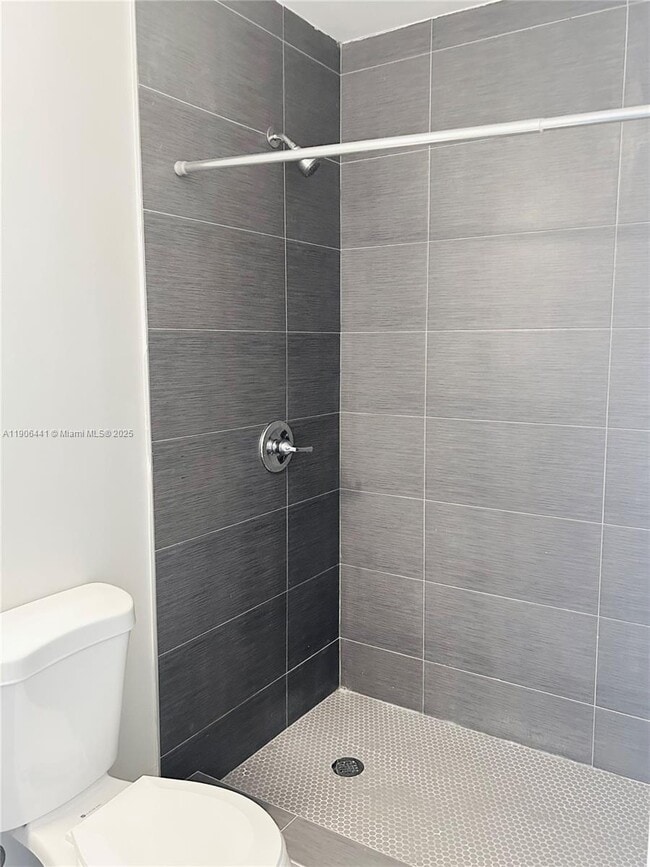 Building Photo - 1835 Scott St