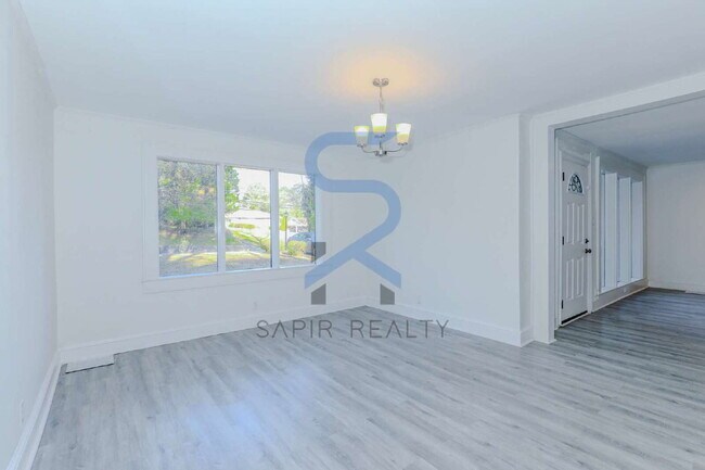 Building Photo - Cascade Heights Charm – 3BR/2BA Home in Southwest Atlanta