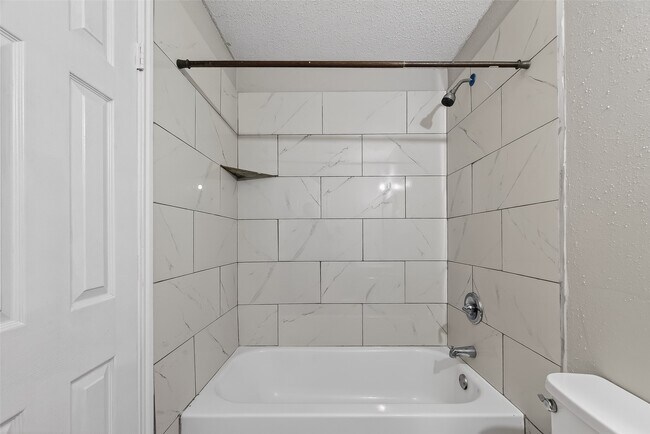 Building Photo - 4326 Howcher St