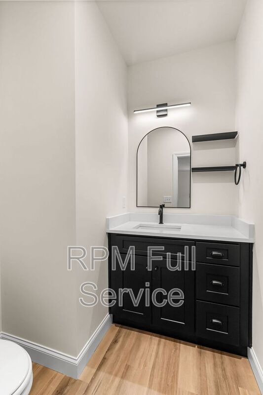 Building Photo - 2134 25th Ave N