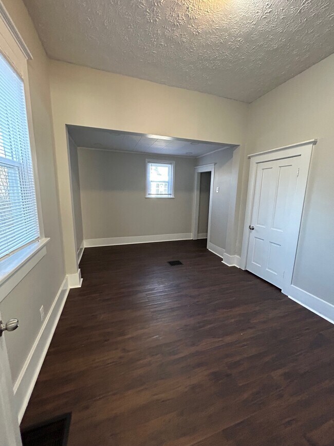 Building Photo - 709 N Jefferson St