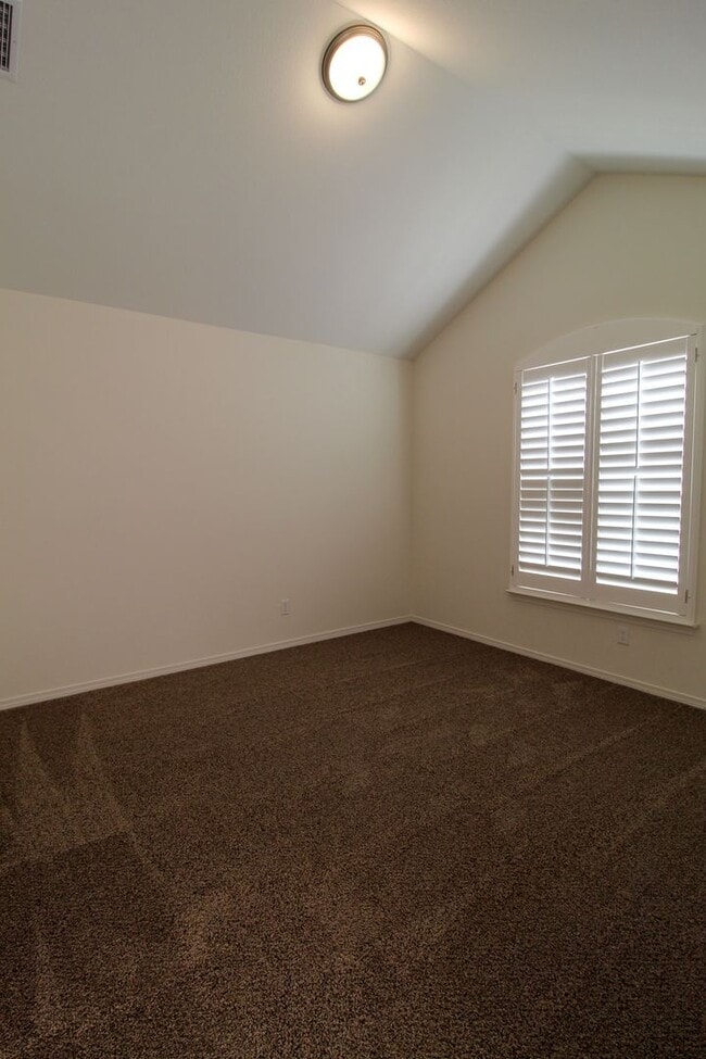 Building Photo - 1208 Golden Summer Pl