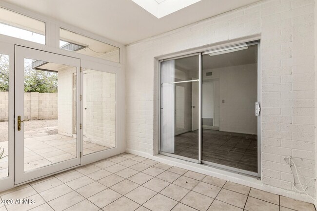 Building Photo - 1976 E Del Sur Dr