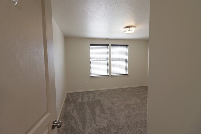 Building Photo - Live Large in Obsidian Trails — Where Comf...