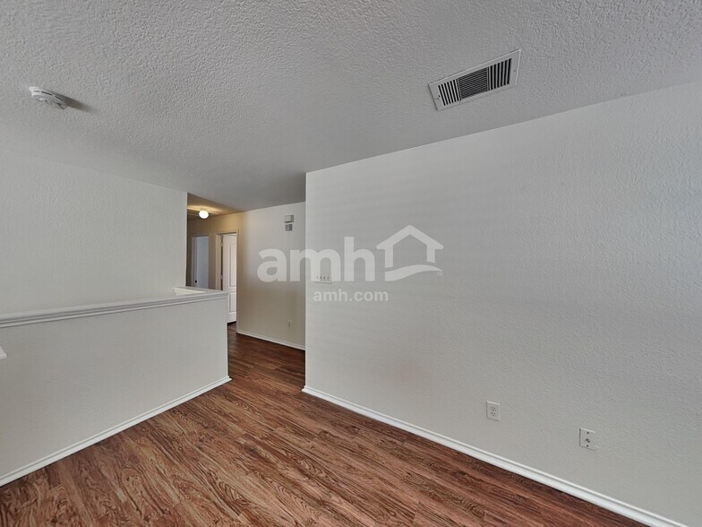 Building Photo - 10019 Bermuda Palm