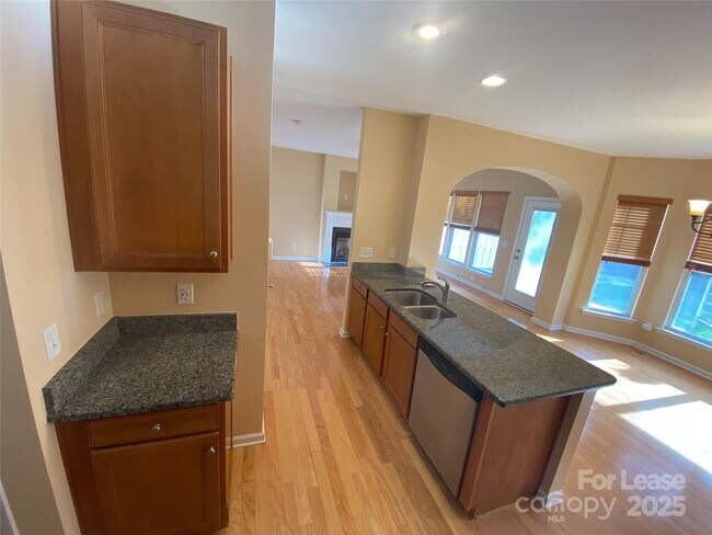 Building Photo - 1042 Kensrowe Ln
