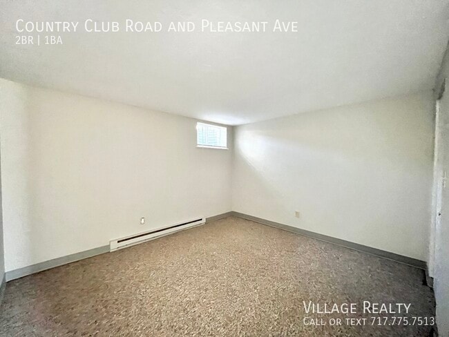 Building Photo - 605 Country Club Rd