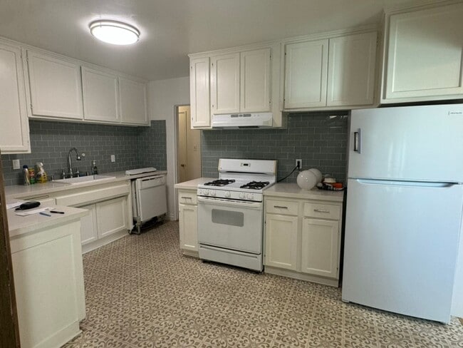 Building Photo - Charming La Mirada Home on a Quiet Tree-Lined Street – Spacious 3 Bedroom!