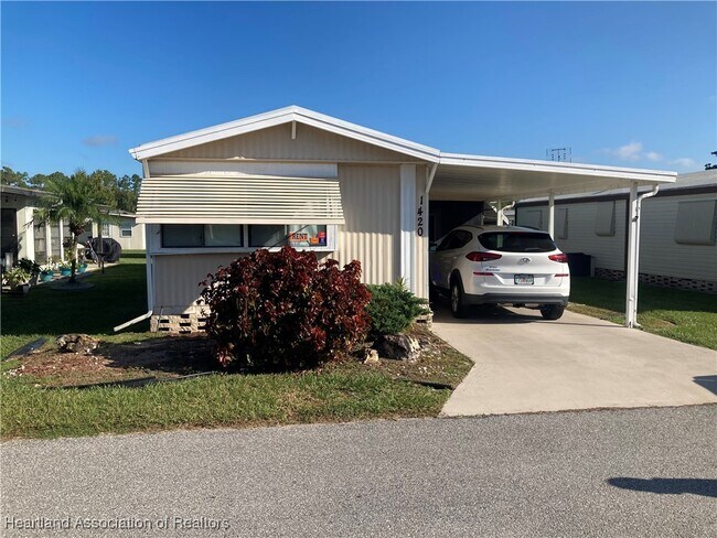 Primary Photo - 1420 Whisper Cir