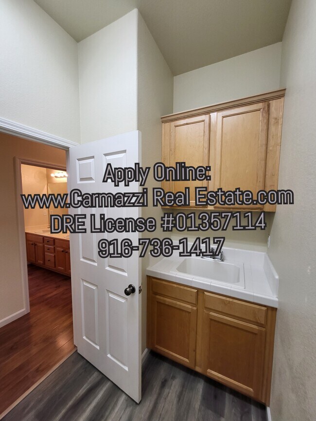 Building Photo - 1201 Souza Way