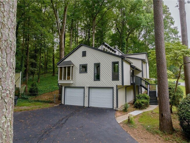 Building Photo - 2708 Spencers Trace NE