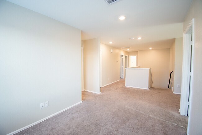 Building Photo - 3716 Vail Spgs Dr