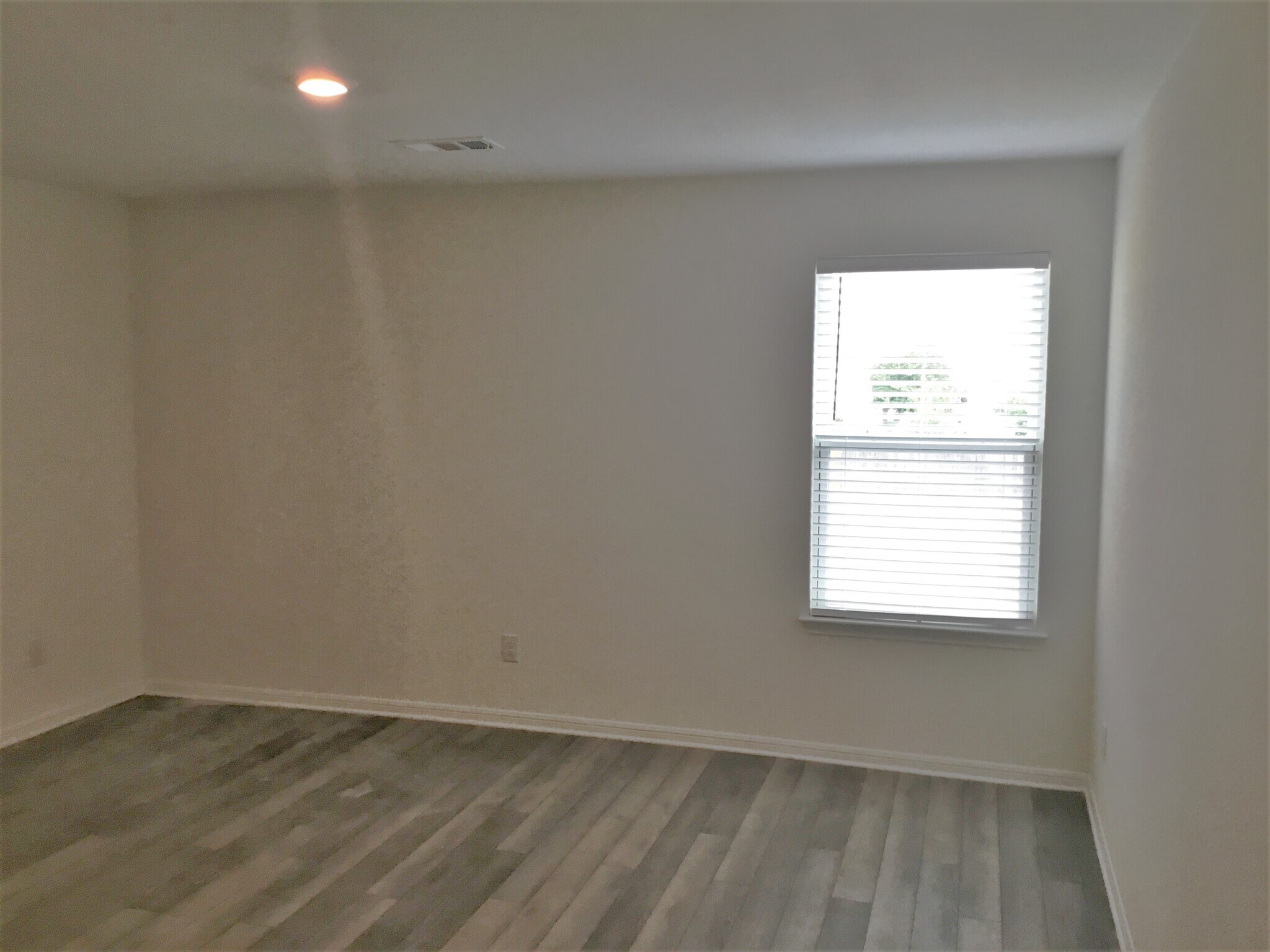Building Photo - 1330 Treeta Trail