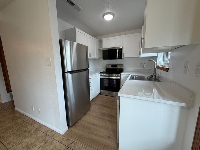 Building Photo - 1307 Rufina Ln