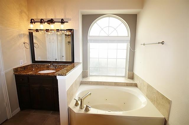 Building Photo - 110 White Oak Ln