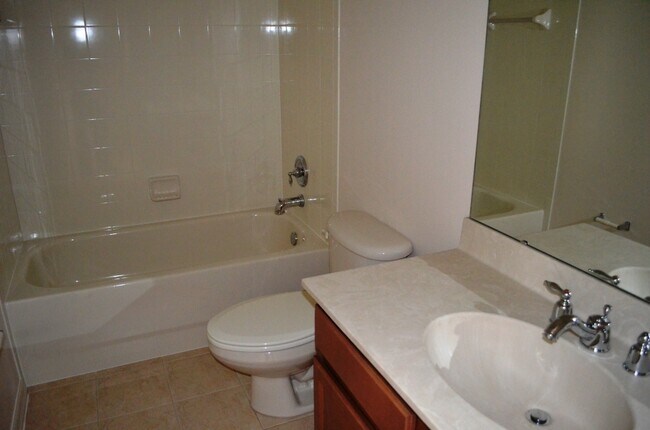Building Photo - 3/2.5 Townhouse with 2-Car Garage in Turtl...