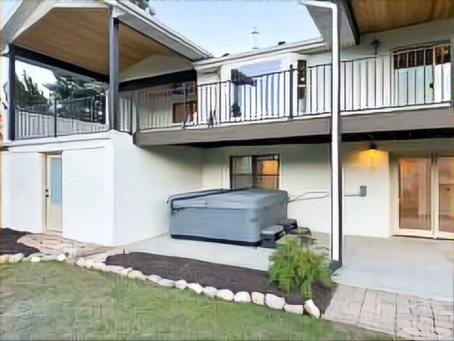 Building Photo - 3425 Fuller Dr