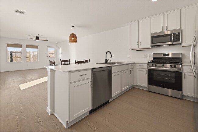 Building Photo - 6915 Lilac Vine Ln