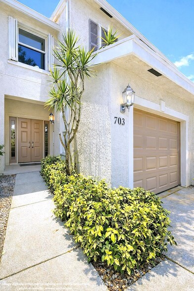 Building Photo - 703 Crosswinds Dr