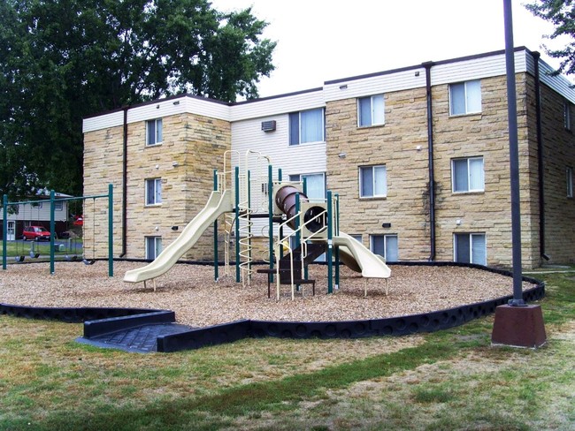 Primary Photo - Fairview Apartments