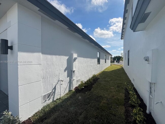 Building Photo - 11774 SW 231st Ln