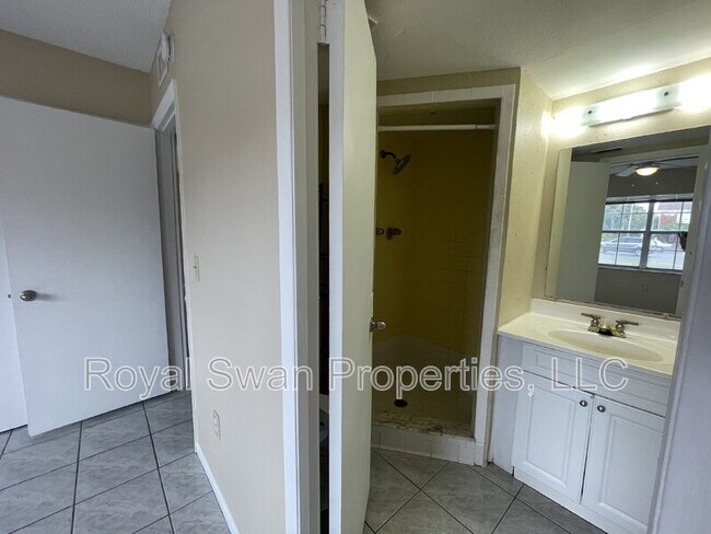 Building Photo - 1920 E Edgewood Dr